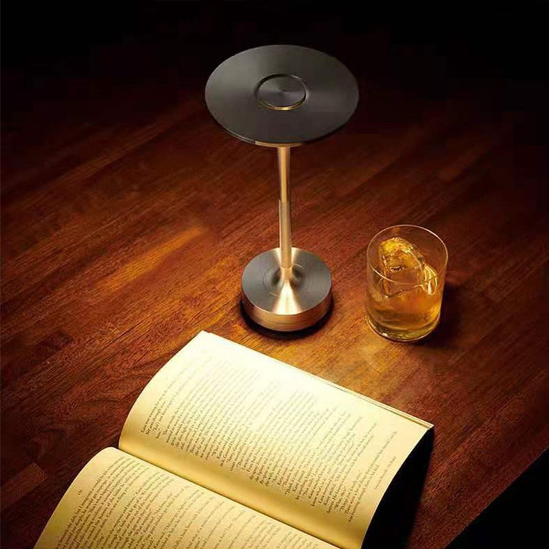 Simple Charging Desk Lamp