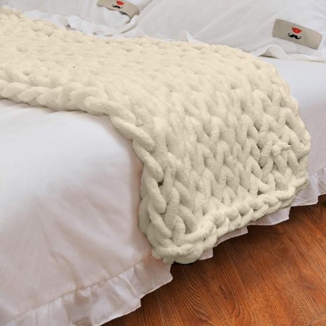Yarn Knitted Blanket - FajarShuruqSA